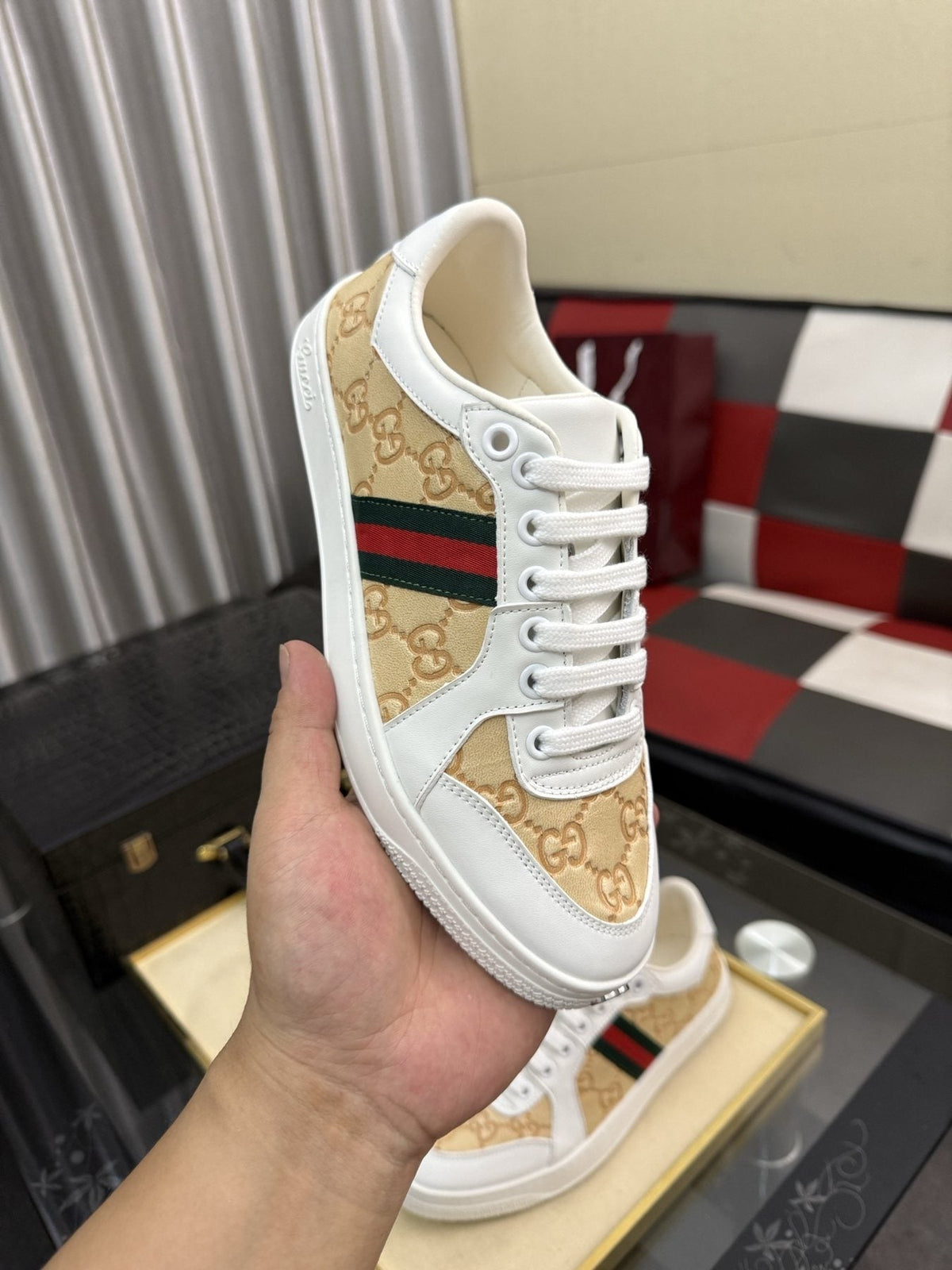 Gucci Patterned Low-Top Sneakers with Stripes