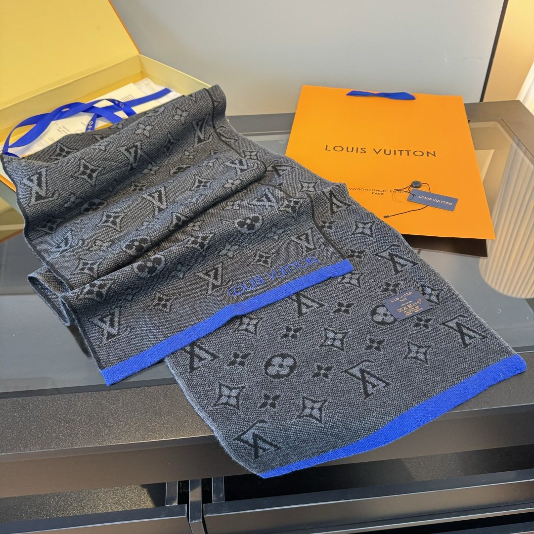 Louis Vuitton Gray Knit Scarf with Contrast Trim